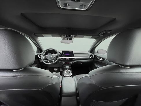 Used 2024 Kia Forte GT-Line w/ GT-Line Premium Package image 17