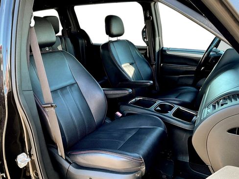 Used 2019 Dodge Grand Caravan GT image 7