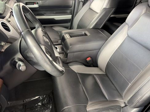 Used 2018 Toyota Tundra Limited w/ Limited Premium Package AWD/4WD image 20