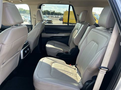 Used 2024 Ford Expedition Limited AWD/4WD image 26