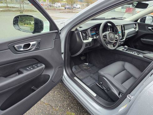 Certified 2025 Volvo XC60 B5 Plus AWD/4WD image 20