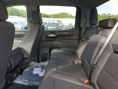 New 2025 GMC Sierra 1500 Elevation image 11