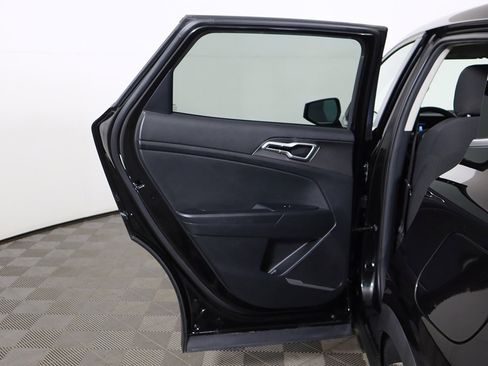 Used 2023 Kia Sportage LX image 18