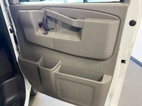 Used 2024 Chevrolet Express 3500 LT w/ LT Preferred Equipment Group RWD image 29