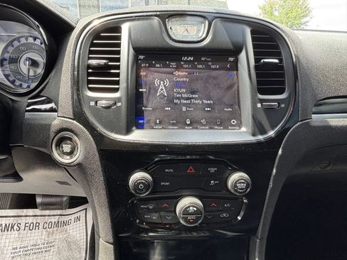 Used 2019 Chrysler 300 S RWD image 8
