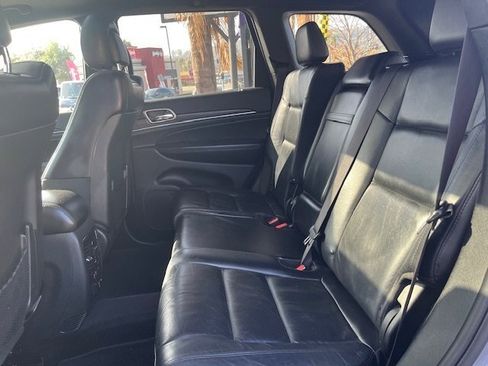 Used 2019 Jeep Grand Cherokee Limited image 9