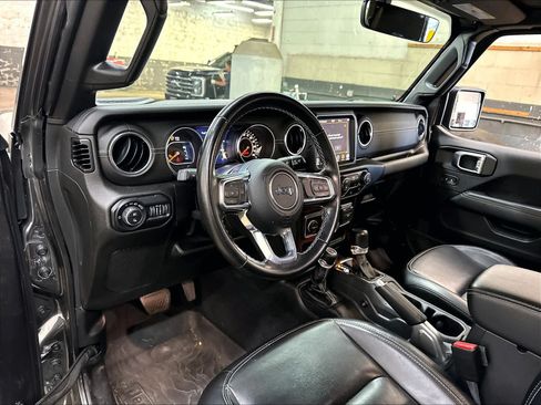 Used 2021 Jeep Gladiator Overland w/ Popular Equipment Package AWD/4WD image 16