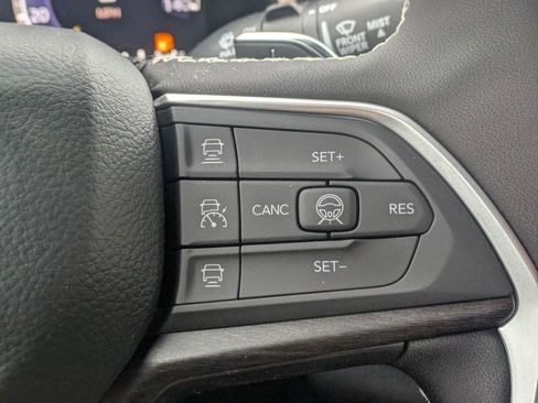 New 2026 Jeep Grand Cherokee Altitude image 16