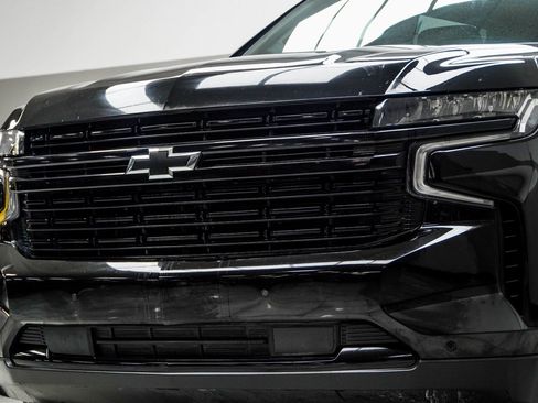 Used 2024 Chevrolet Suburban RST image 2