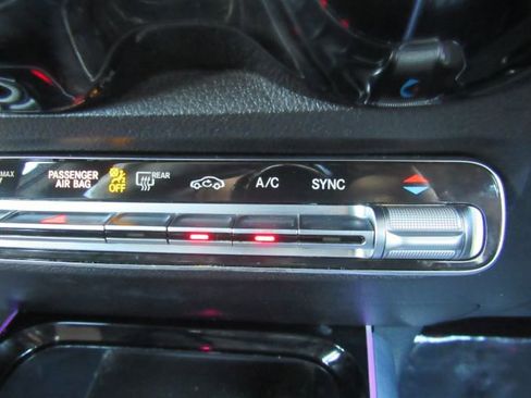 Used 2022 Mercedes-Benz GLB 250 w/ Premium Package Lite image 48