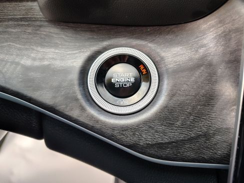 Certified 2024 Jeep Grand Cherokee Limited image 35