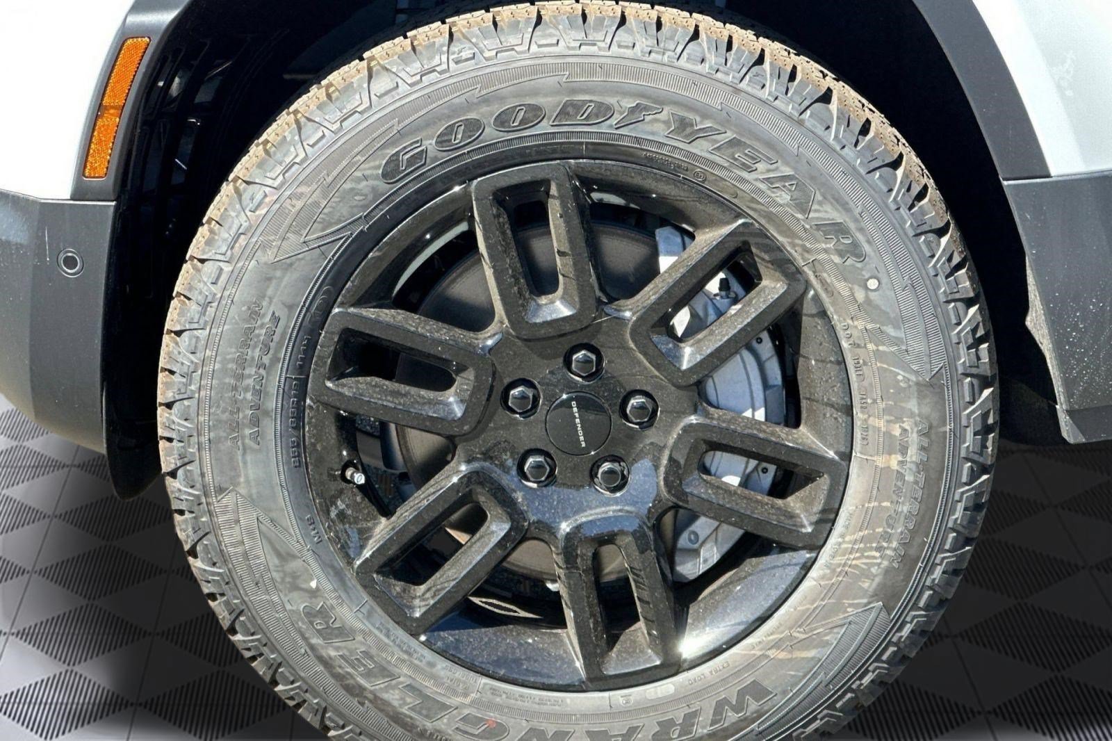 New 2026 Land Rover Defender 110 S AWD/4WD image 10