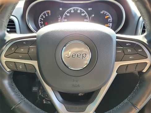 Certified 2021 Jeep Grand Cherokee Laredo image 34
