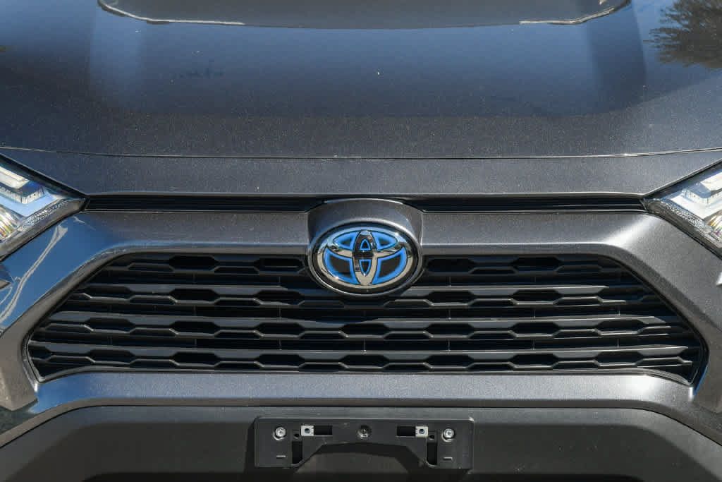 Certified 2024 Toyota RAV4 LE AWD/4WD image 5