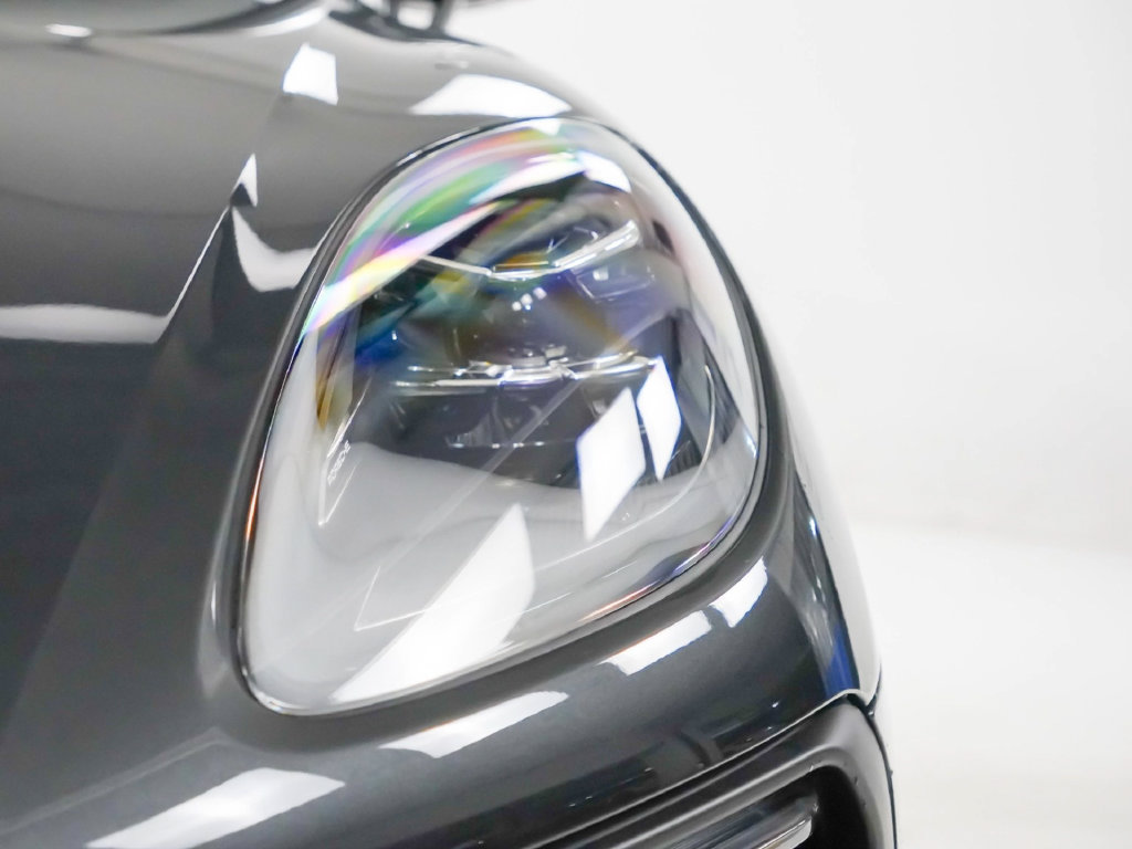 Certified 2026 Porsche Macan AWD/4WD image 6