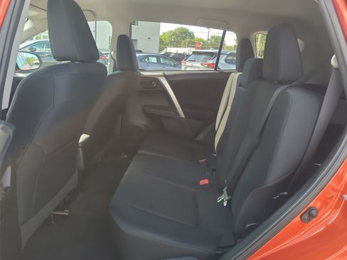 Used 2015 Toyota RAV4 LE AWD/4WD image 27