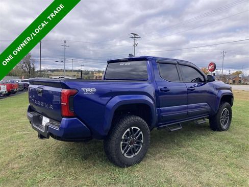 Used 2025 Toyota Tacoma TRD Sport image 4
