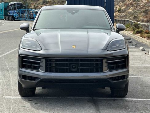 Certified 2024 Porsche Cayenne image 10