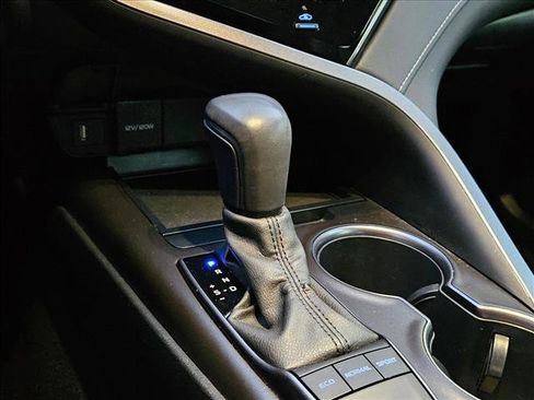 Used 2022 Toyota Camry SE image 12