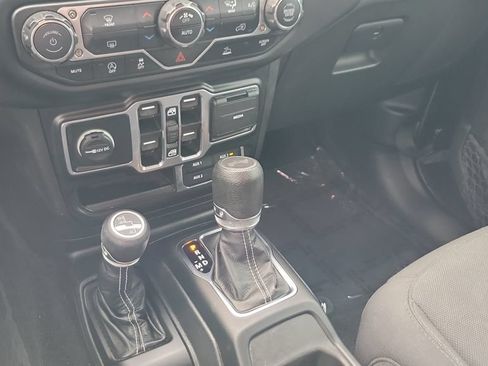 Used 2023 Jeep Wrangler Unlimited Sahara AWD/4WD image 15