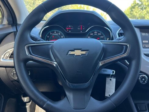 Used 2017 Chevrolet Cruze LS FWD image 22