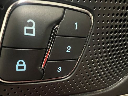 Used 2022 Ford Edge Titanium image 24