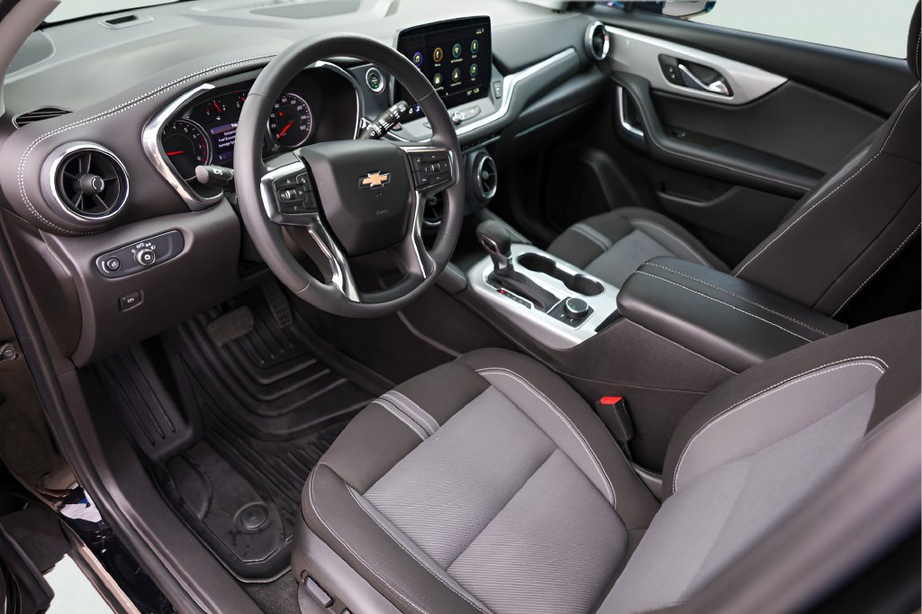 Used 2024 Chevrolet Blazer LT w/ Redline Edition FWD image 12