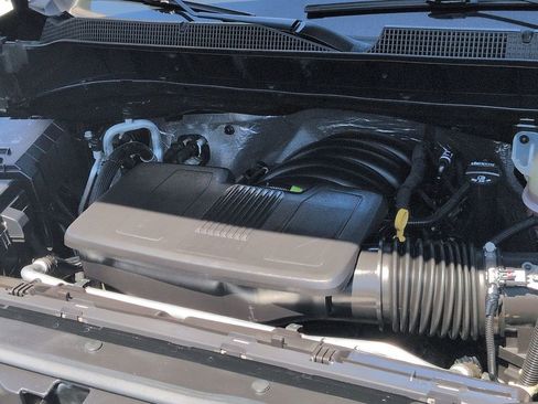 Used 2020 Chevrolet Silverado 1500 Custom w/ Custom Value Package RWD image 9