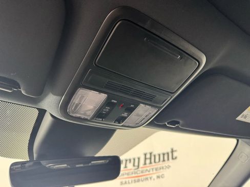 Used 2025 Honda Odyssey Sport-L image 24