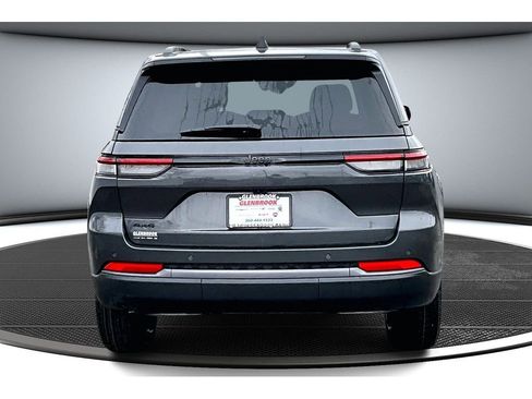 New 2026 Jeep Grand Cherokee Altitude image 5