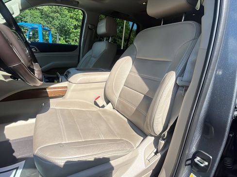 Used 2020 GMC Yukon Denali w/ Denali Premium Package AWD/4WD image 19