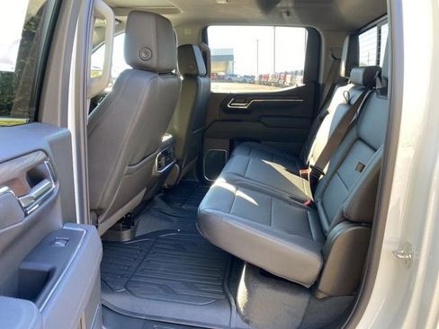 New 2026 GMC Sierra 1500 SLT image 22