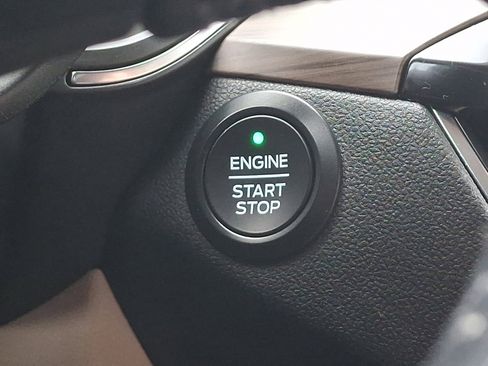 Used 2020 Ford Escape Titanium FWD image 26