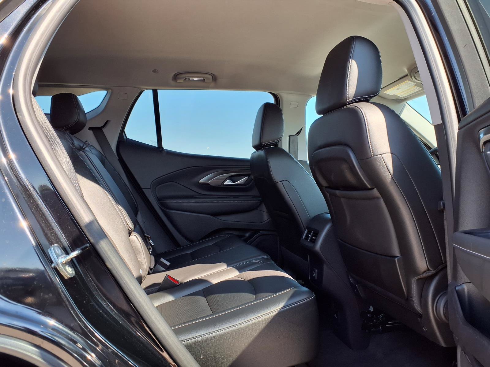 Used 2024 GMC Terrain SLT FWD image 31