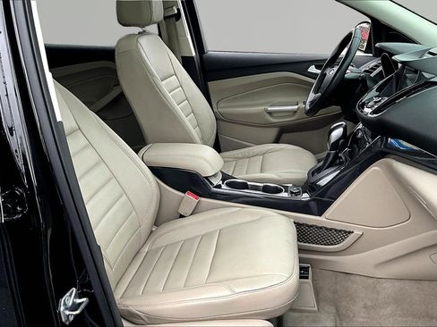 Used 2016 Ford Escape Titanium image 29