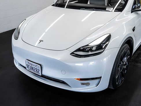 Used 2023 Tesla Model Y Performance AWD/4WD image 11