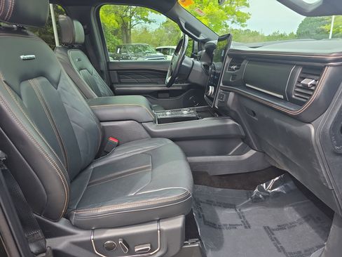 Used 2022 Ford Expedition Max Platinum AWD/4WD image 10