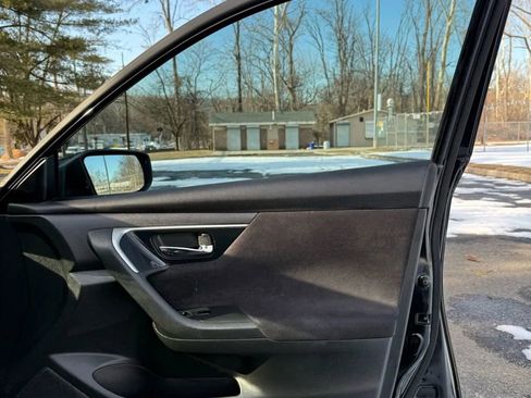 Used 2013 Nissan Altima 2.5 SV image 16