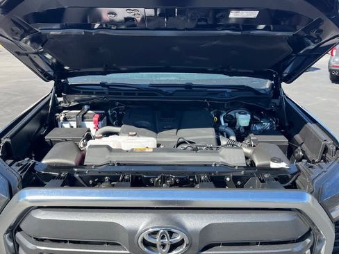 New 2025 Toyota Tundra Limited image 32