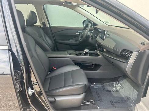 Used 2021 Nissan Rogue SV w/ Premium Package FWD image 8