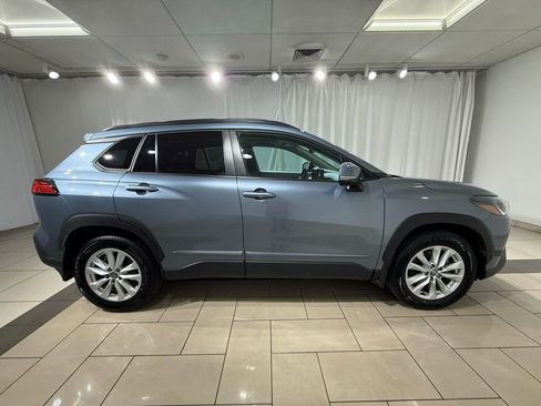 Certified 2023 Toyota Corolla Cross LE w/ Moonroof Package image 6