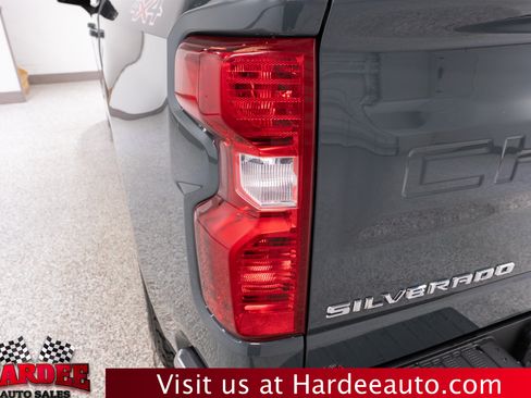 Used 2025 Chevrolet Silverado 1500 LT AWD/4WD image 9
