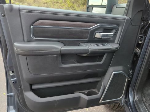 New 2025 RAM 2500 Laramie w/ Night Edition AWD/4WD image 38