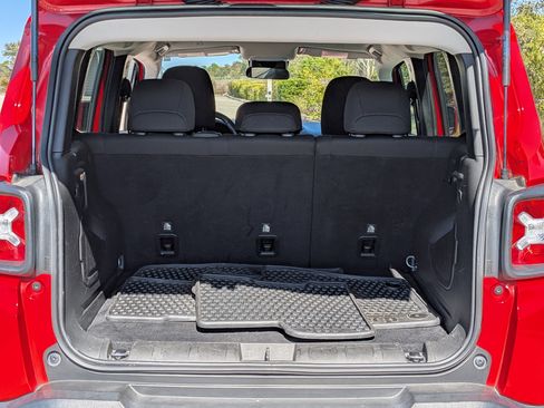 Used 2022 Jeep Renegade Latitude image 13