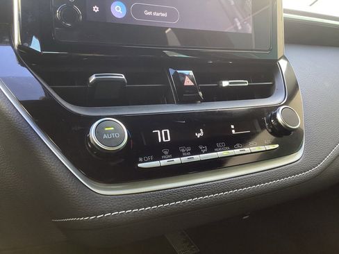 Used 2025 Toyota Corolla SE w/ SE Package image 15