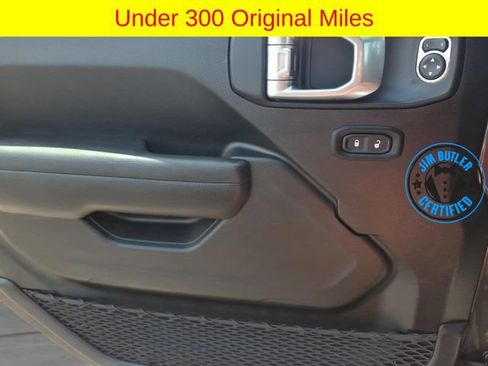 Used 2024 Jeep Wrangler Unlimited Rubicon w/ Convenience Group AWD/4WD image 16
