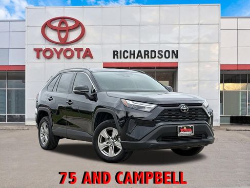 Used 2025 Toyota RAV4 XLE image 1