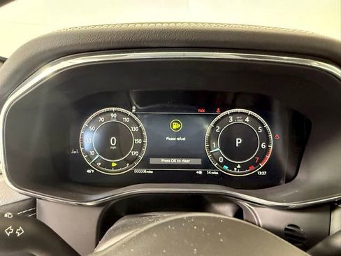 Certified 2025 Jaguar F-PACE R-Dynamic S image 18