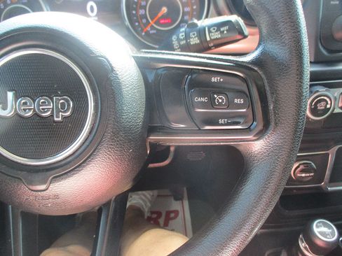Used 2019 Jeep Wrangler Sport AWD/4WD image 11