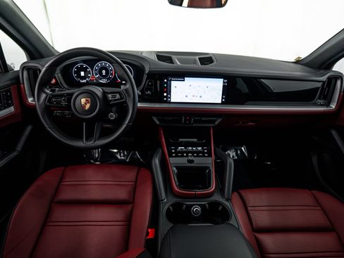Certified 2026 Porsche Cayenne AWD/4WD image 14